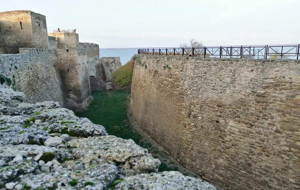 Аккерманская крепость внутри. Аккерманская Крепостная Церковь. Крепость перед Евпаторией. Крепости Олурос.